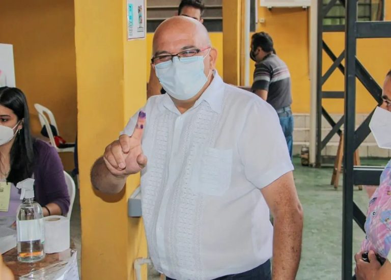 Los intendentes electos en las ciudades vecinas