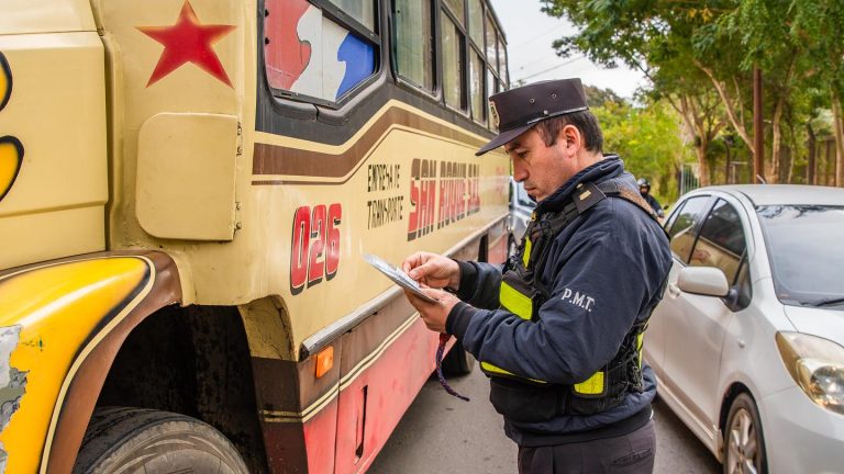 Continúan controles a empresas de transporte interno
