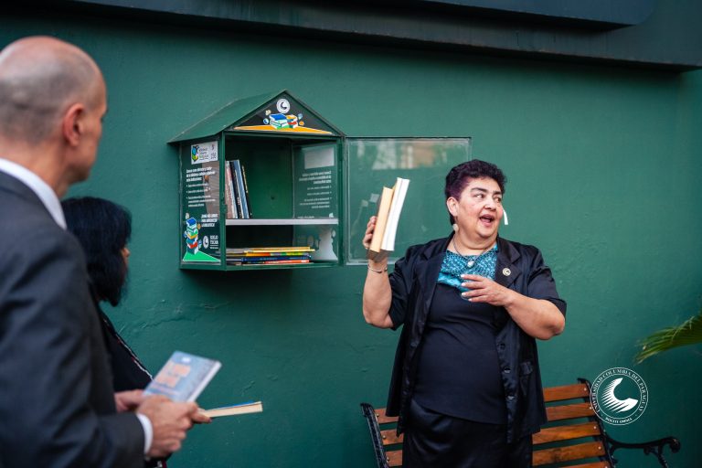 Inauguran biblioteca callejera