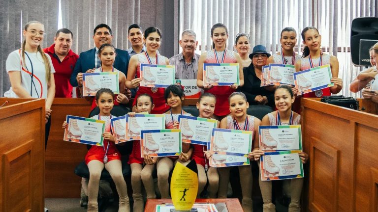 Patinadoras fueron reconocidas por la Junta