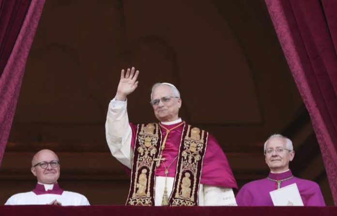 Cardenal estadounidense Robert Prevost es el nuevo papa
