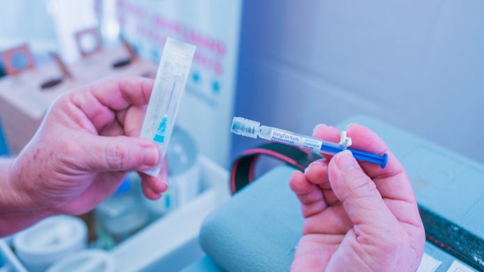 Bebés deben recibir su dosis de nirsevimab para estar protegidos contra el VRS