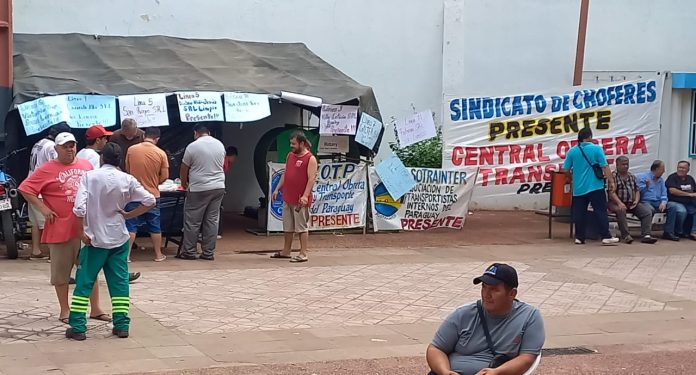 AUDIO | Choferes levantaron carpas