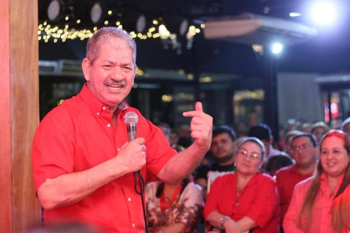 El “escombro más pesado” del “Equipo A” lanza su precandidatura al “rekutu”