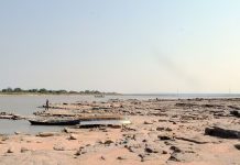 Preocupa intensa bajante de río Paraguay