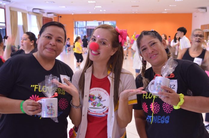 "Doctores de la Risa Paraguay" proponen bailar para regalar sonrisas en Navidad