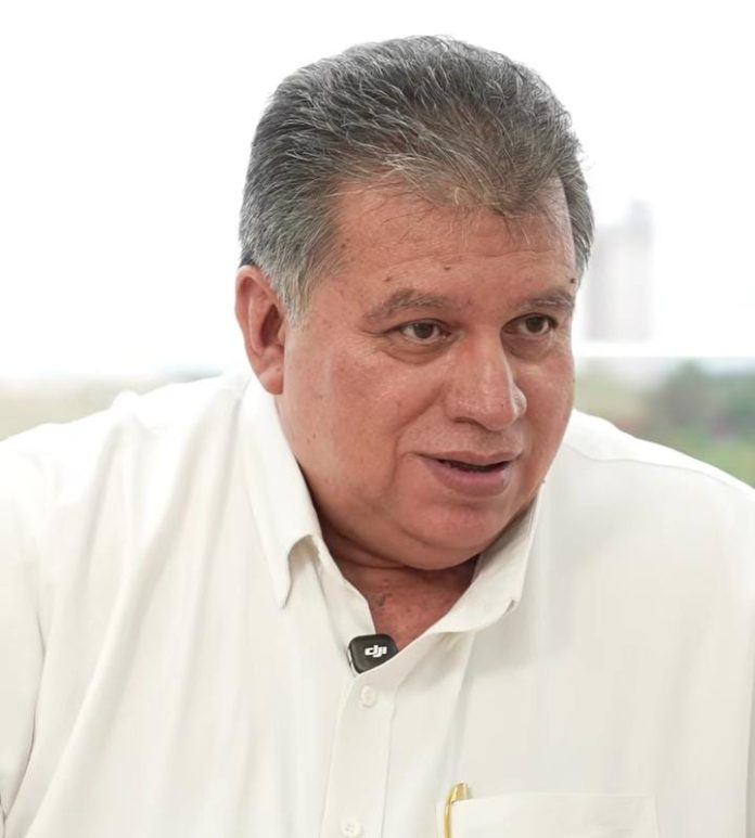 López promete abrir las puertas de la Contraloría si llega a la Intendencia