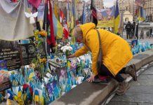 Zelenskyy dice que Putin «no ha quebrado» a los ucranianos al conmemorar los 4 años de la invasión total de Rusia