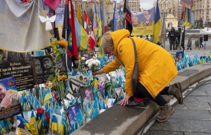 Zelenskyy dice que Putin "no ha quebrado" a los ucranianos al conmemorar los 4 años de la invasión total de Rusia