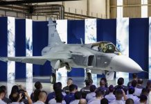 Brasil presenta el primer caza supersónico fabricado en el país como símbolo de soberanía