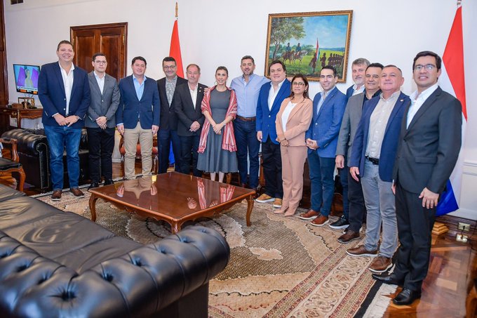 Alliana recibe apoyo de gobernadores