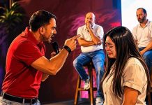 Viralizan «gesto autoritario» de Felipe Salomón