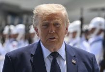 Trump repite que Groenlandia debería estar controlada por EE.UU. y no por Dinamarca