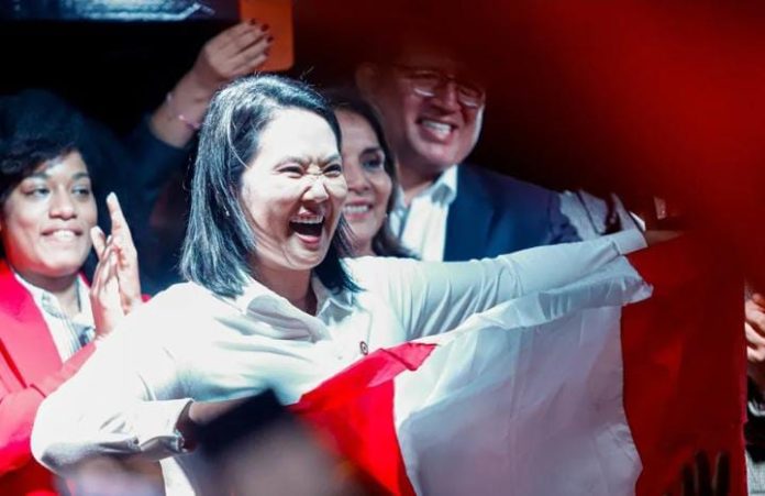 Keiko Fujimori recibe las credenciales como presidenta electa de Perú