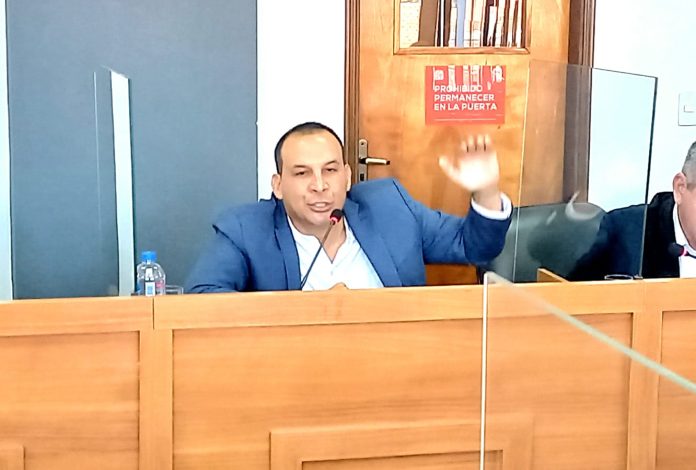 VIDEO | Tras "presunta exclusión arbitraria y discriminatoria" en homenaje a Orlando Gill, concejal exige aclaración