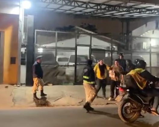 Abren sumario a agentes de tránsito tras pelea con ciudadanos