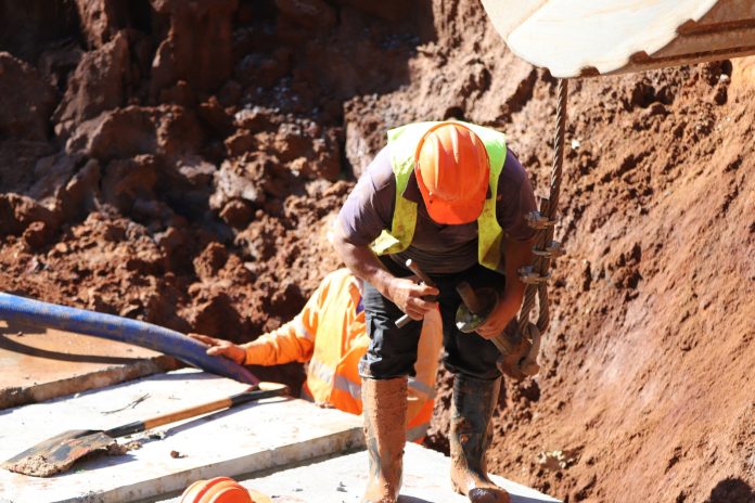 Obras en la avenida Avelino Martínez alcanzan un 14 % de avance con foco en el drenaje pluvial
