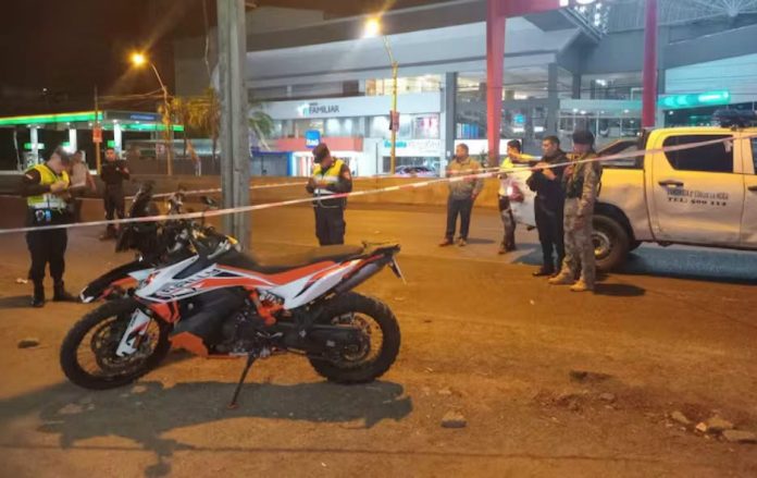 Joven muere tras caer de su motocicleta en la Ruta PY02